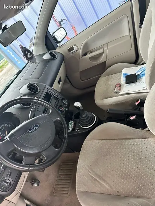 Ford Fiesta 2002 photo 3