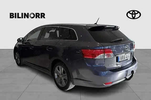 Toyota Avensis 2014 photo 2