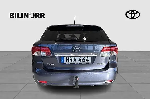 Toyota Avensis 2014 photo 4