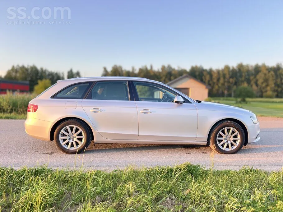 Audi A4 2012 photo 4