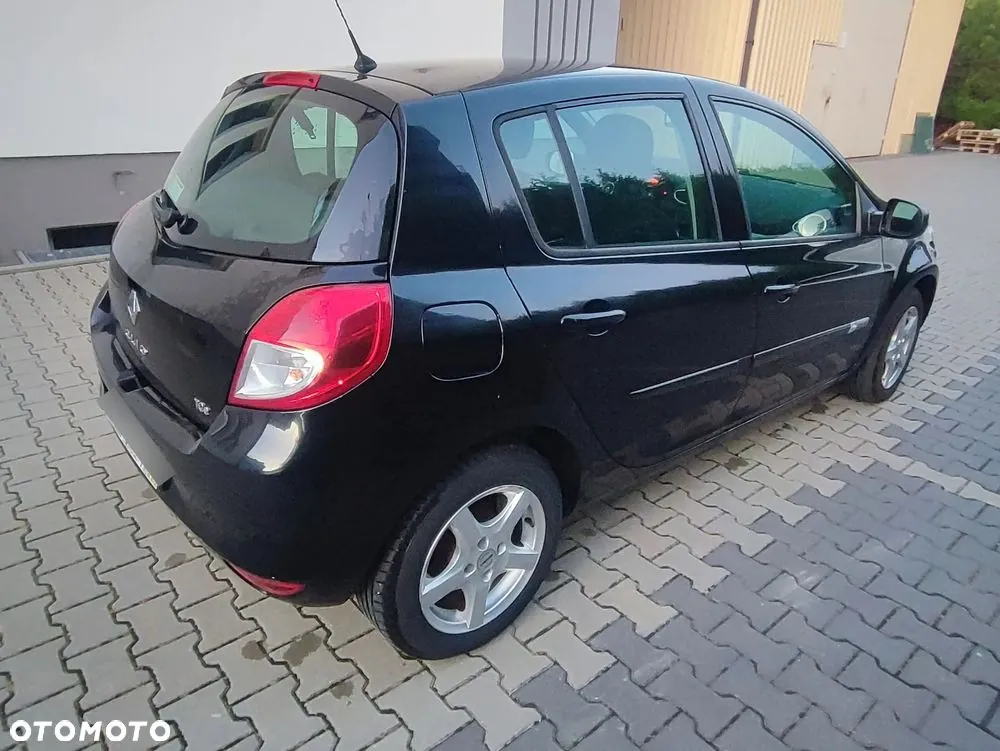 Renault Clio 2012 photo 3