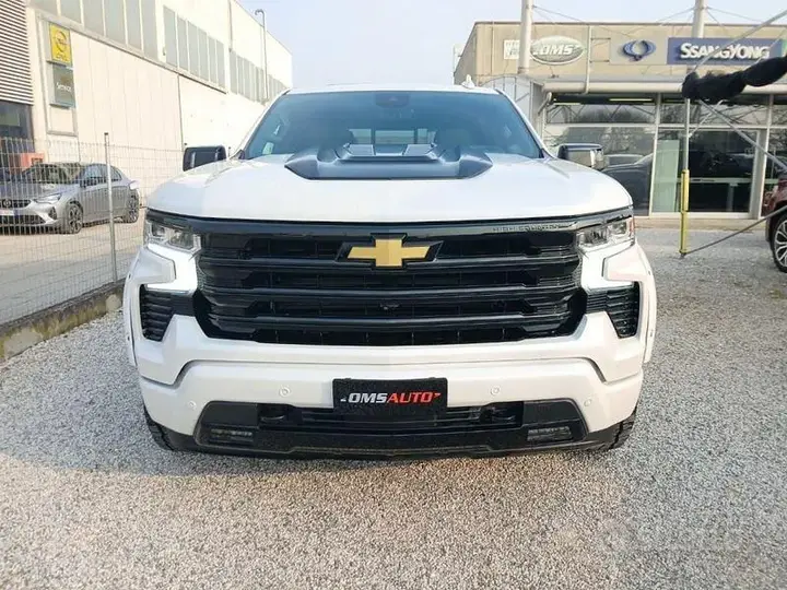 Chevrolet Silverado 2026 photo 3