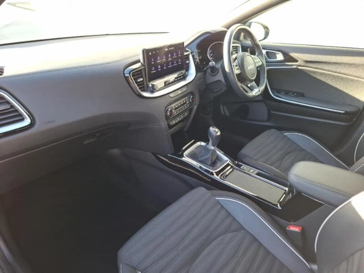 Kia Xceed 2023 photo 5