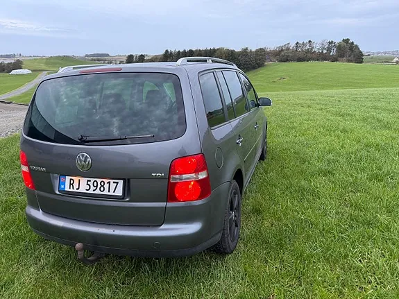 Volkswagen Touran 2006 photo 4