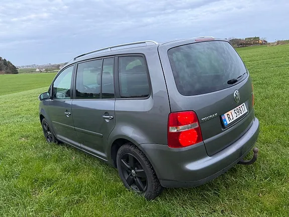 Volkswagen Touran 2006 photo 5