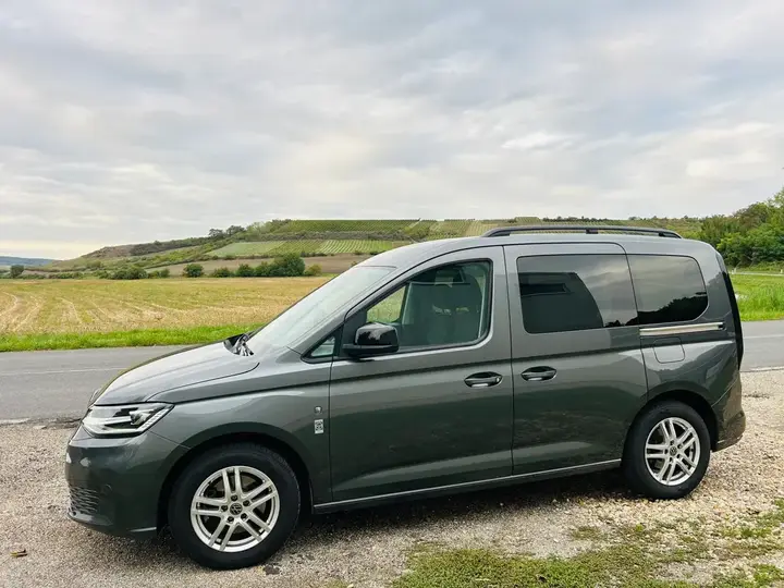 Volkswagen Caddy 2023 photo 2