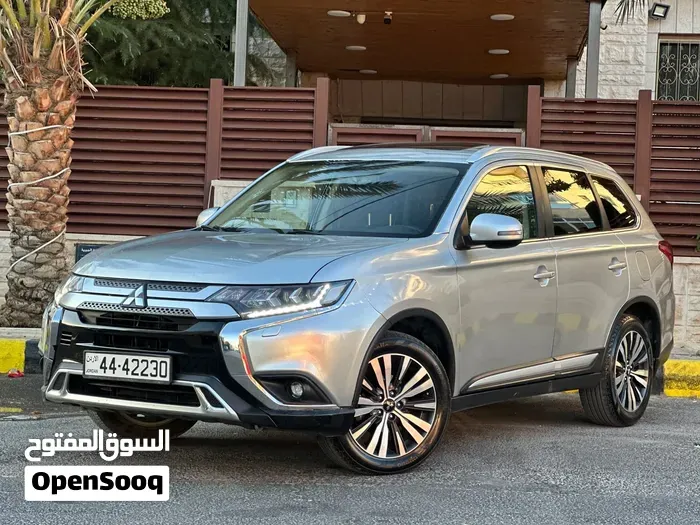 Mitsubishi Outlander 2021 photo 2