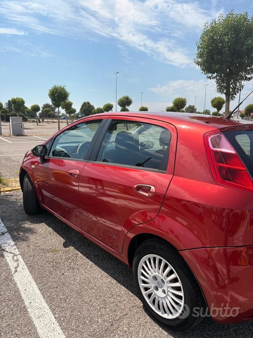 Fiat Grande Punto 2007 photo 4