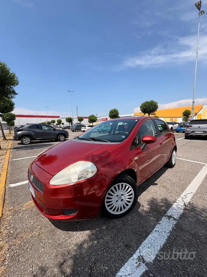 Fiat Grande Punto 2007 photo 2