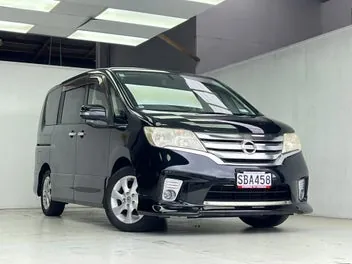 Nissan Serena 2012 photo 4