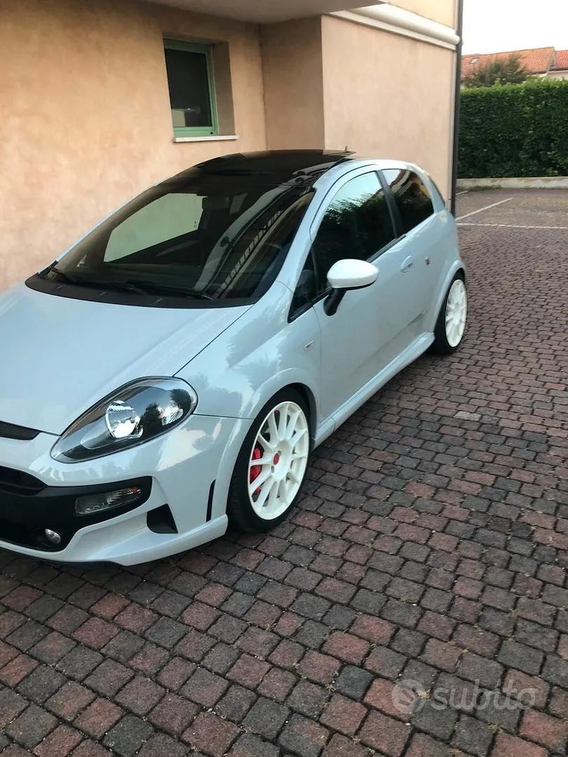 Abarth Punto Evo 2011 photo 2