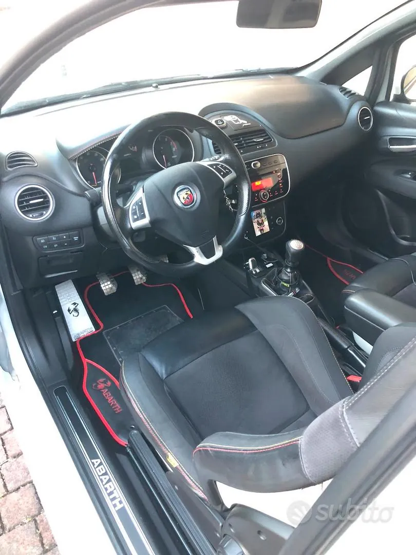 Abarth Punto Evo 2011 photo 4