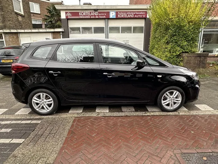 Kia Carens 2018 photo 2