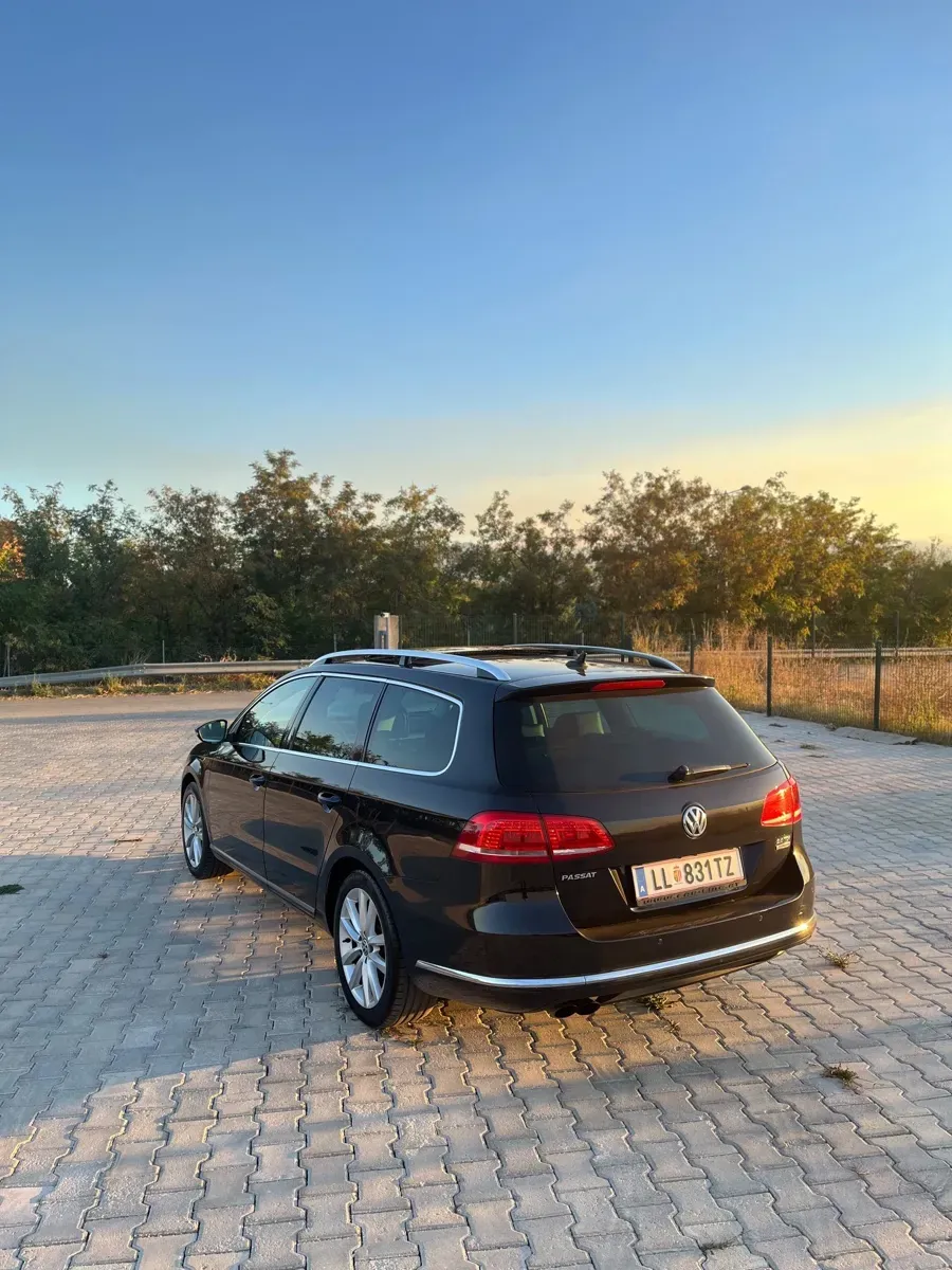 Volkswagen Passat 2012 photo 2