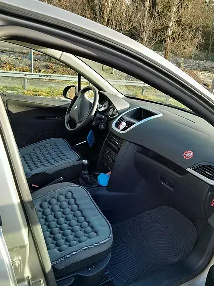 Peugeot 207 2007 photo 3