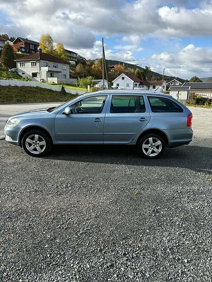 Skoda Octavia 2011 photo 5