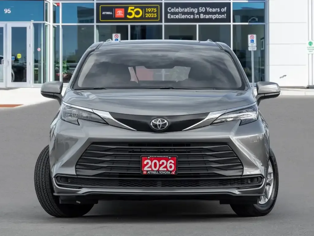 Toyota Sienna 2026 photo 2