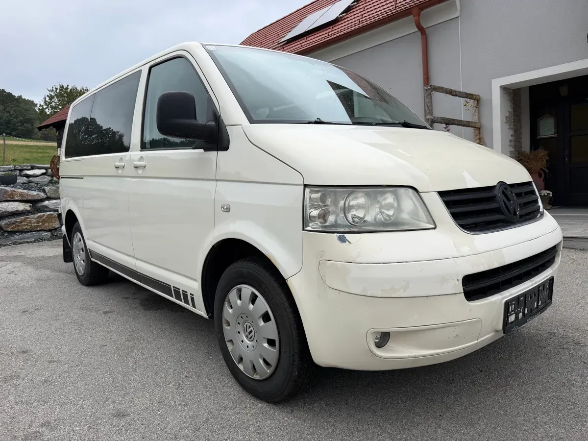 Volkswagen Caravelle 2005 photo 2
