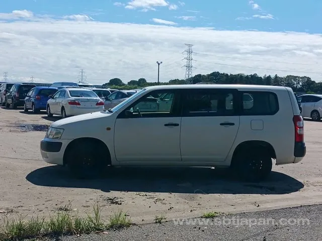 Toyota Succeed Van 2012 photo 4