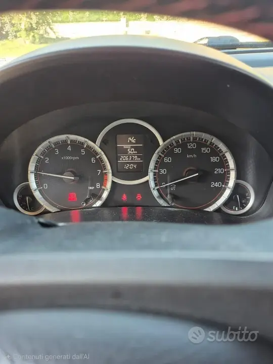 Suzuki Swift 2012 photo 3