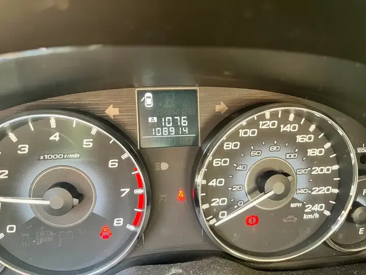 Subaru Legacy 2010 photo 2