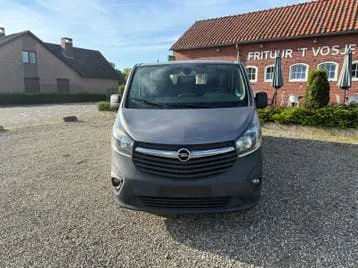 Opel Vivaro 2015 photo 2