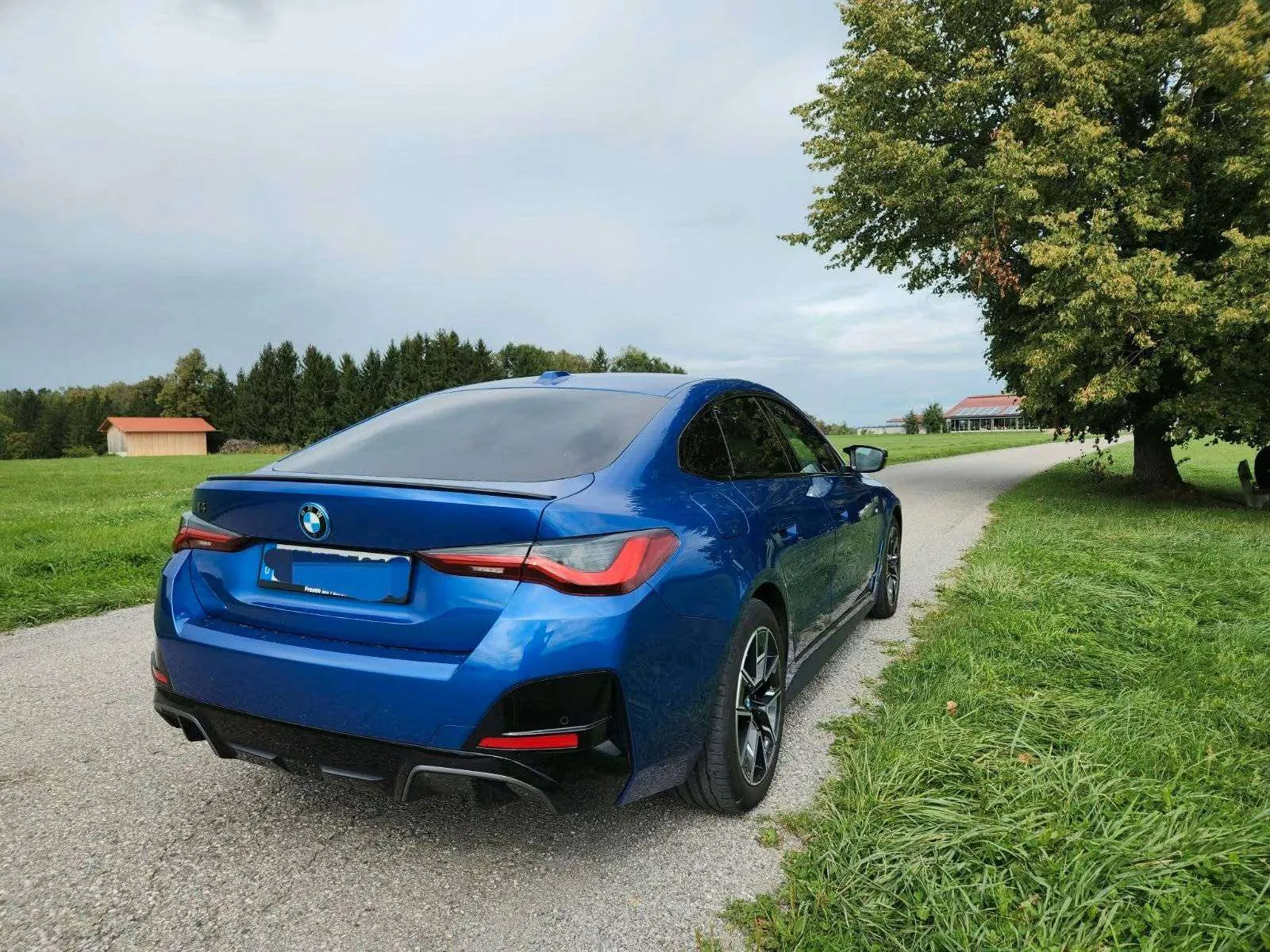 BMW I4 2023 photo 3