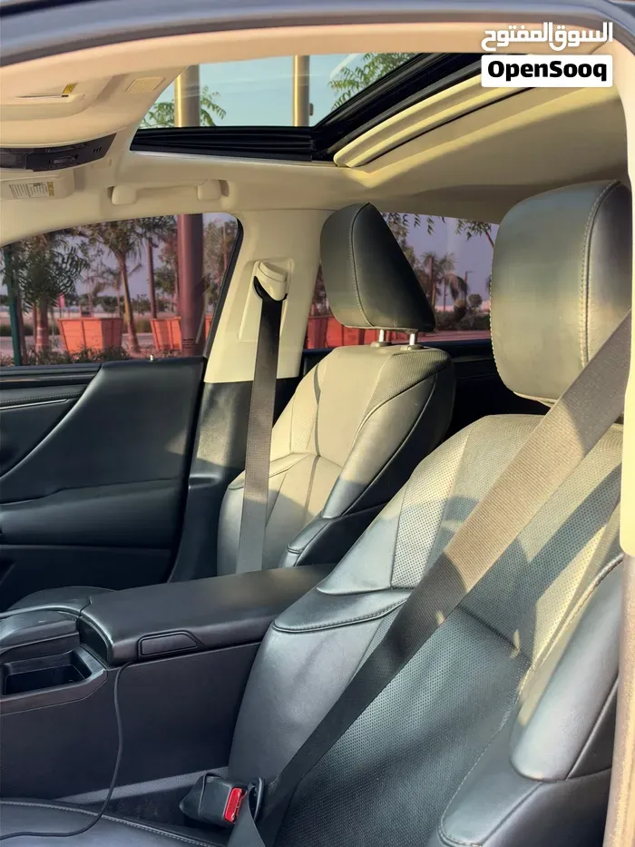 Lexus Es 350 2022 photo 3