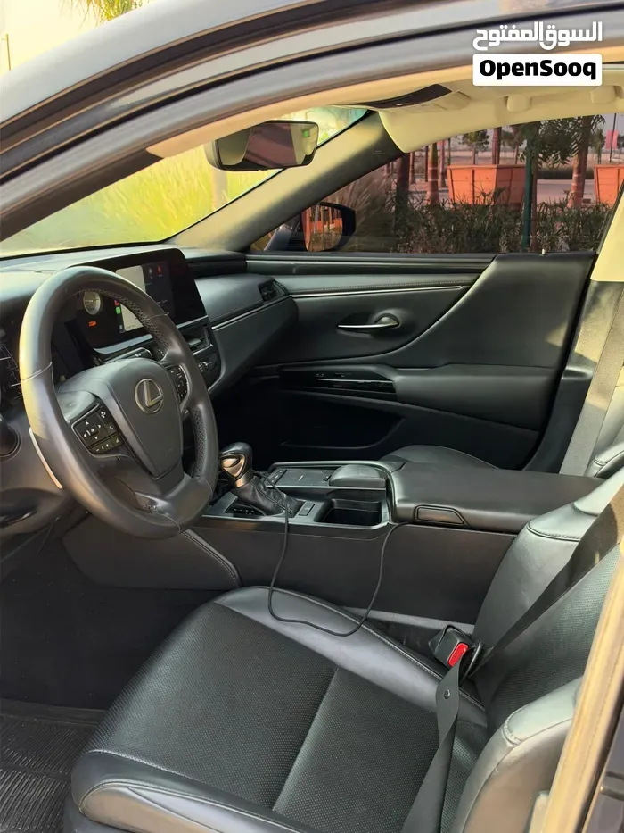 Lexus Es 350 2022 photo 2