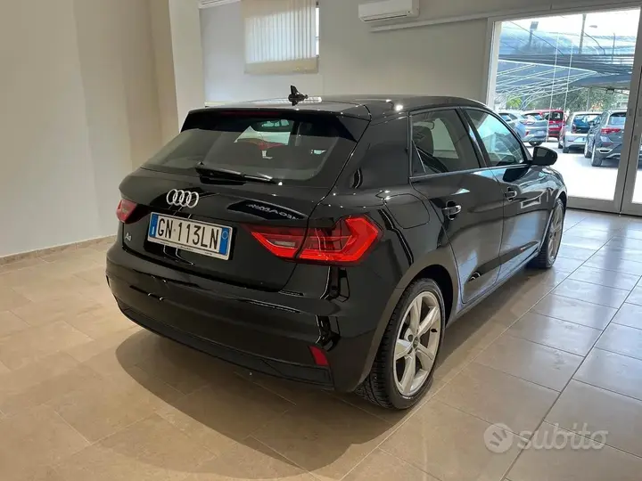 Audi A1 2023 photo 2