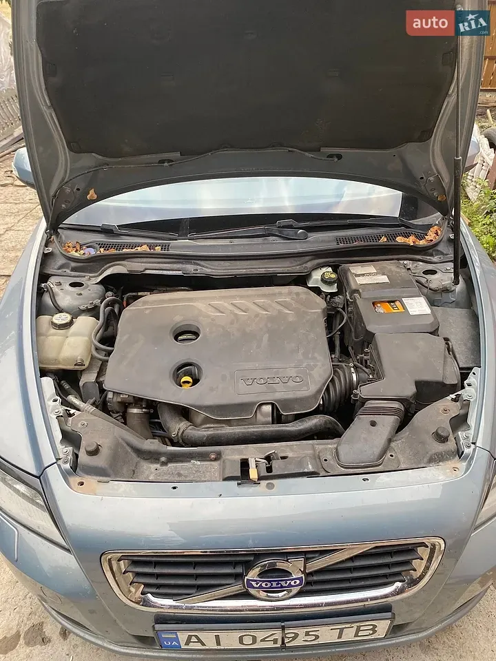 Volvo V50 2011 photo 2
