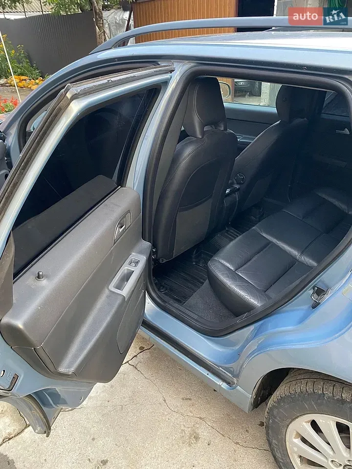Volvo V50 2011 photo 3
