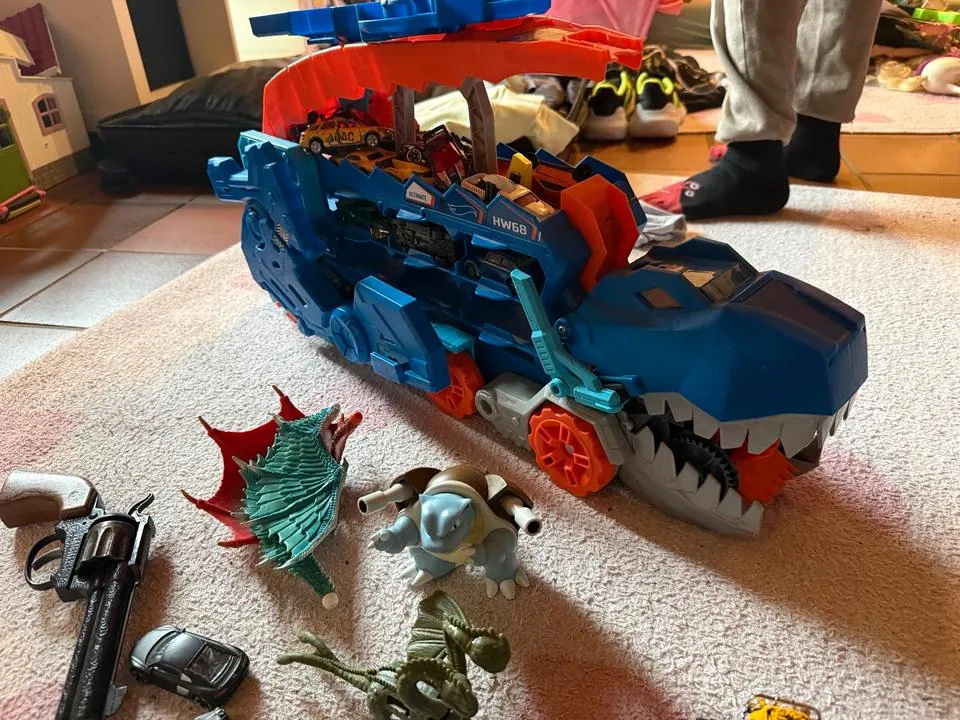 Hot Wheels City T-Rex