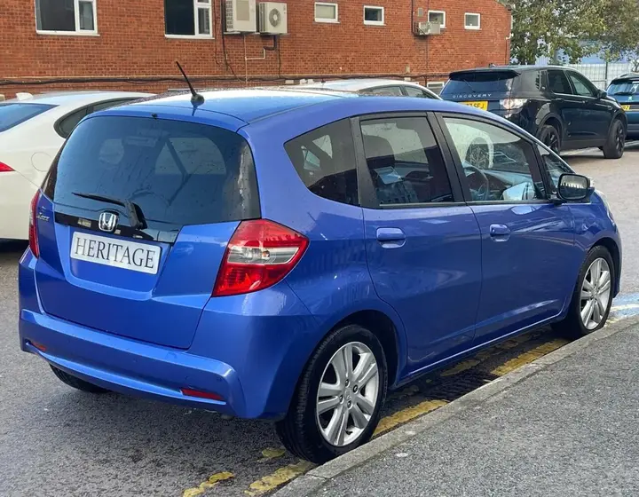 Honda Jazz 2015 photo 2