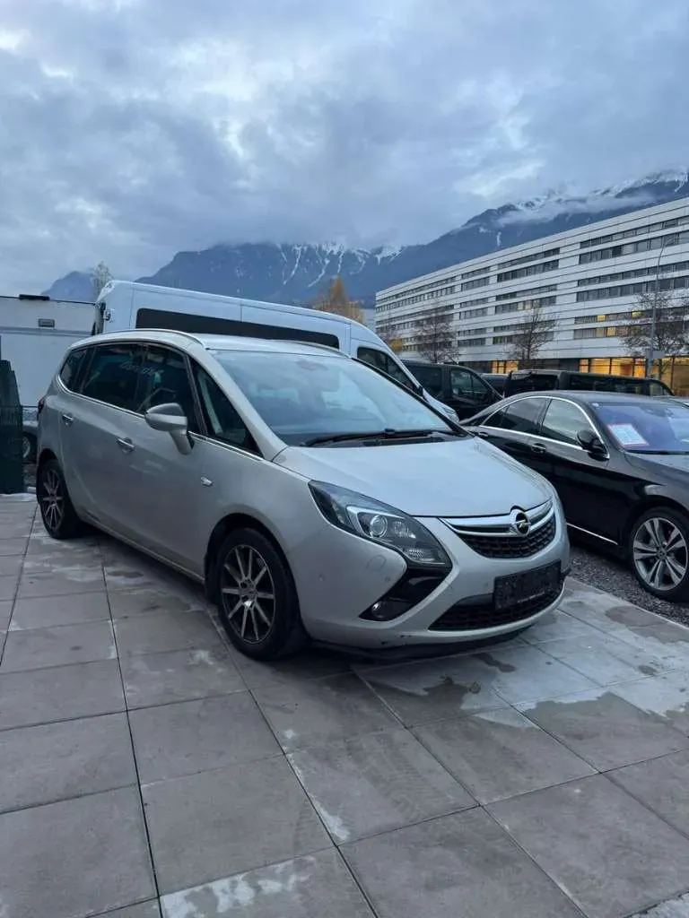 Opel Zafira 2013 photo 3