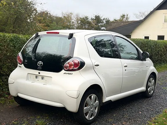 Toyota Aygo 2010 photo 3