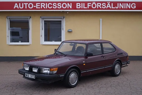 Saab 900