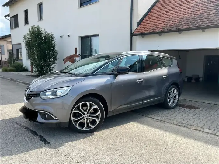 Renault Grand Scénic 2018 photo 2