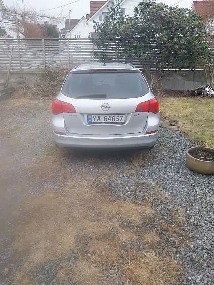 Opel Astra 2012 photo 3