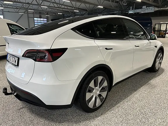 Tesla Model Y 2023 photo 4
