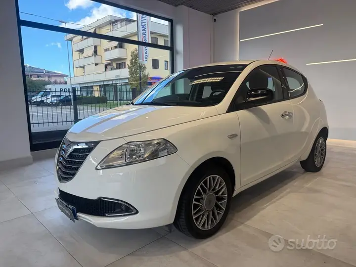 Lancia Ypsilon 2013 photo 3