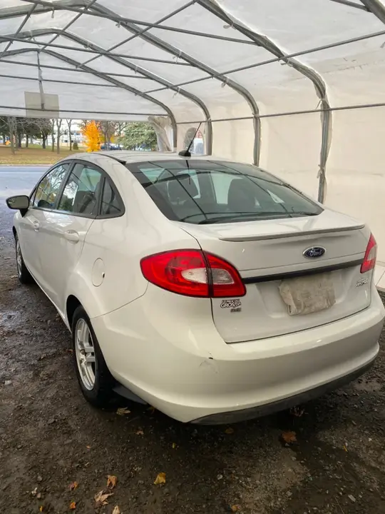 Ford Fiesta 2012 photo 3