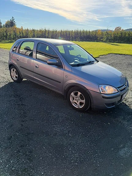 Opel Corsa 2004 photo 2