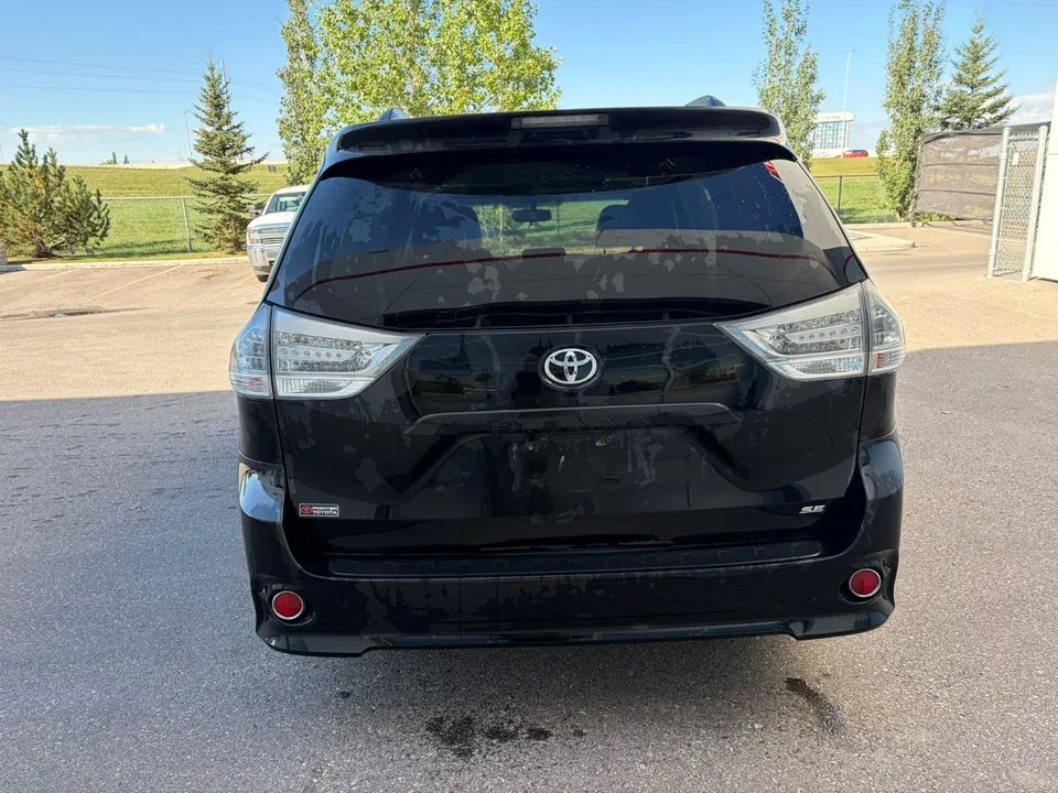Toyota Sienna 2014 photo 4