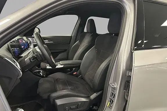 BMW Ix1 2025 photo 2