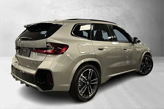 BMW Ix1 2025 photo 3
