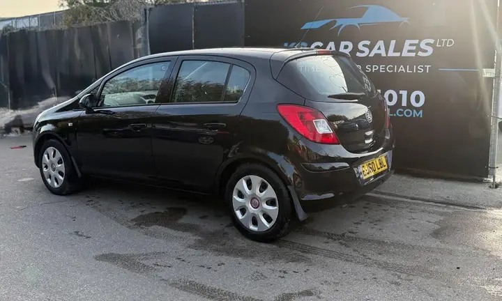 Vauxhall Corsa 2010 photo 2
