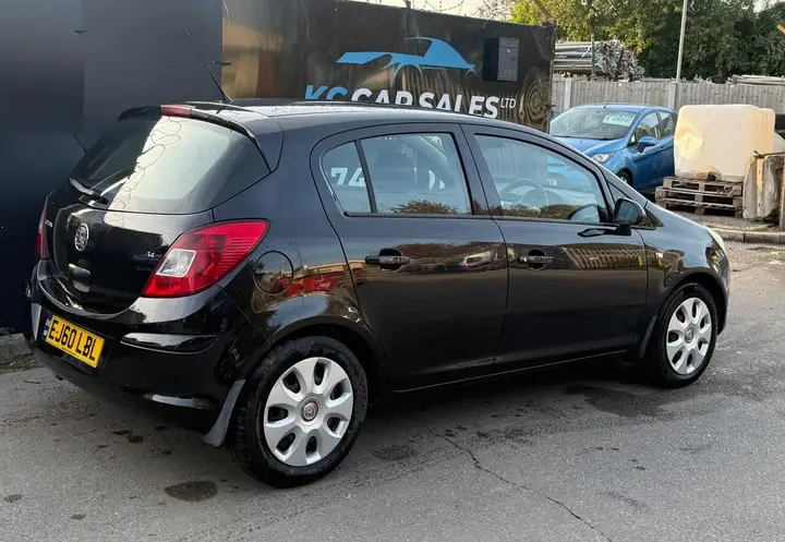 Vauxhall Corsa 2010 photo 3