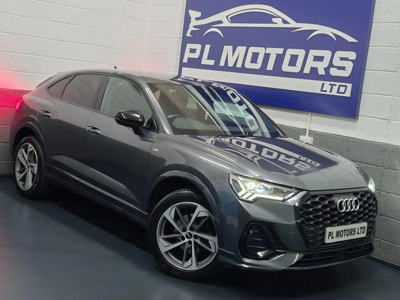 Audi Q3 2021 photo 5