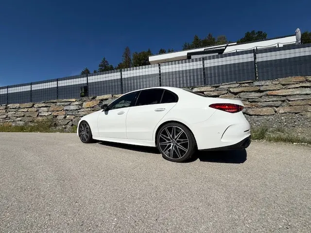 Mercedes-Benz C-Class 2023 photo 3